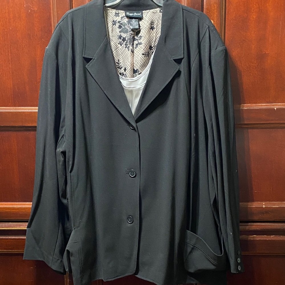 Maggie Barnes Black size 5X Blazer and silver no sleeve 5X shell